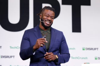 And the winner of Startup Battlefield at Disrupt 2025 is: Glīd