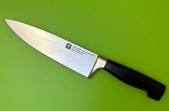 HelloFresh Meal Kit’s Discount Code for December 2025 Unlocks a Free Zwilling Knife