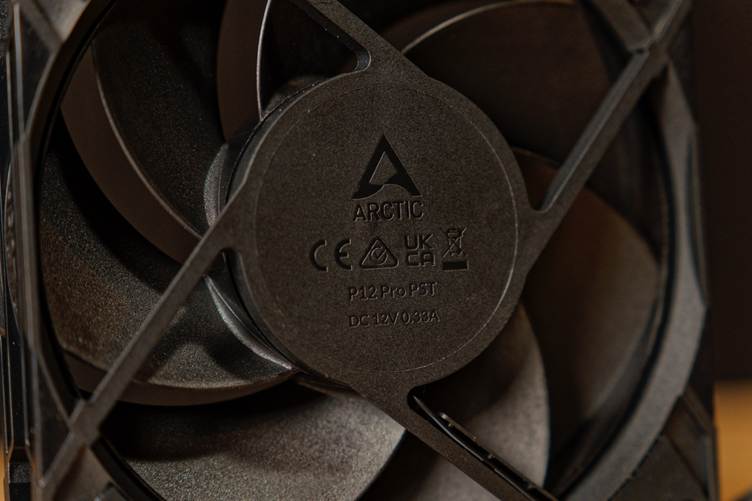 PC Fan Faceoff: Arctic P12 Pro vs Noctua NF-A12x25 G2