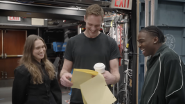 Alexander Skarsgårds SNL promo sees him helping the cast in 1 specific area