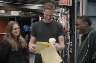 Alexander Skarsgårds SNL promo sees him helping the cast in 1 specific area