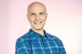 PopSockets founder David Barnett talks about building a viral business