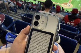 This tiny, magnetic e-reader could stop you from doomscrolling