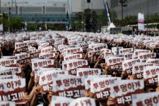 Samsung workers set to strike at worst possible time