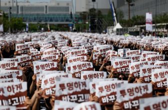 Samsung workers set to strike at worst possible time