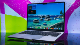 macbook air open to homescreen
