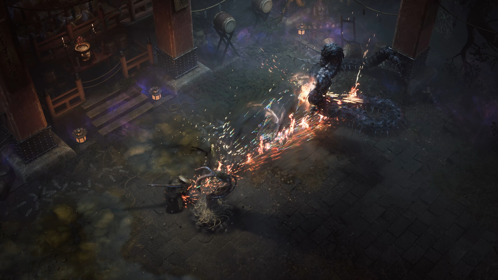 A player battles a centipede creature in Tarae: The Unbound.