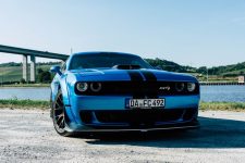 Photo dodge challenger srt hellcat