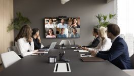 Microsoft's virtual intern Teams Facilitator will be late for the meeting