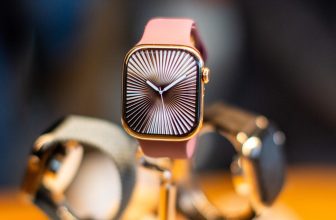 It's time you realized the usefulness of the smartwatch flashlight feature