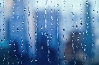 Raindrops are tiny lightning bolts, and they’re corroding cars, study finds