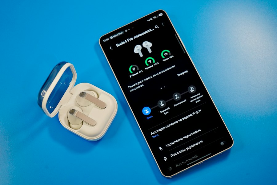 Samsung Galaxy Buds on-ear