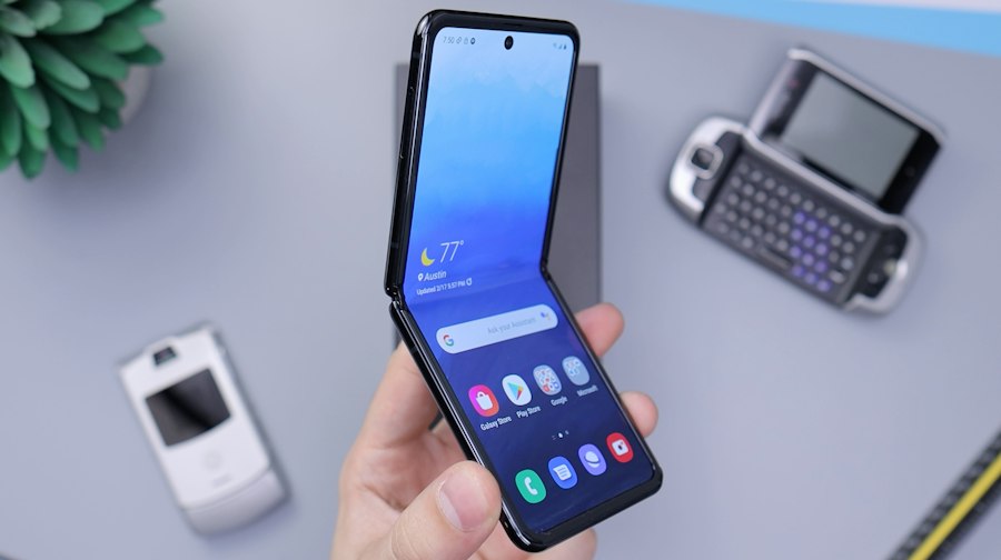 Samsung Galaxy Z Fold 8 smartphone