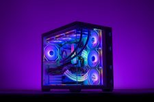 Photo RTX 5080 Ryzen 7 9800X3D prebuilt PC