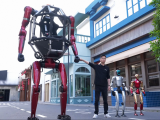 The Unitree GD01 Is a Giant Mecha Robot You Can Actually Buy